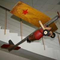 Летающий Мишка - деревянная скульптура. :: Валерия  Полещикова 