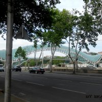 Мост Мира — пешеходный мост через реку Куру в Тбилиси! Грузия ! :: Екатерина 