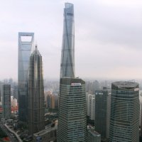 Шанхайские небоскребы "бутылка" и "открывашка" (на заднем плане). :: Николай Карандашев