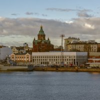 Вид на Успенский собор из акватории Хельсинского порта :: Владимир Демчишин