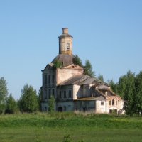 Церковь Троицы Живоначальной :: Алексей Хохлов