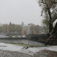 Снег в осеннем городе :: Ольга 