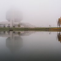 Осенний туман в Минске :: Валерий Кишилов