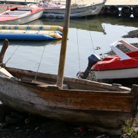 лодка на берегу озера :: vasya-starik Старик