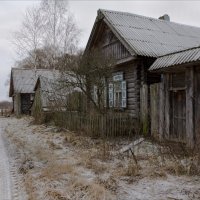 Зимой в деревне :: Лариса Березуцкая
