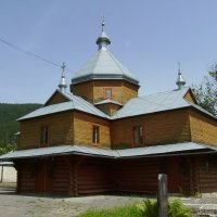 Деревянная   церковь  в   Яремче :: Андрей  Васильевич Коляскин