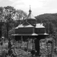 Деревянная   церковь   в    Яремче :: Андрей  Васильевич Коляскин