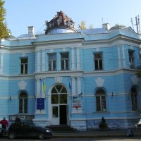 Административное   здание   в   Ивано - Франковске :: Андрей  Васильевич Коляскин