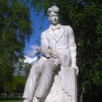 Памятник поэту Сергею Есенину в Таврическом парке. :: Светлана Калмыкова