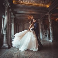 танец жениха и невесты :: Максим Коломыченко