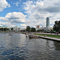 Летом в Екатеринбурге :: Leonid Rutov