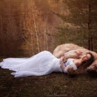 Девушка и медведь :: Вилена Романова