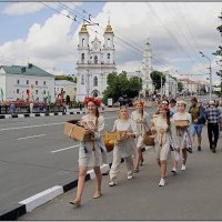 *** :: Роланд Дубровский