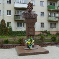 Памятник   королю   Даниилу   Галицкому   в   Ивано - Франковске :: Андрей  Васильевич Коляскин