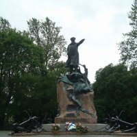 Памятник адмиралк Макарову"Помни войну" :: марина ковшова 