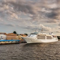 Круизный лайнер "Silver Cloud" :: Александр Кислицын