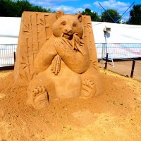 Выставка песчаных фигур в парке Коломенском. :: Владимир Драгунский