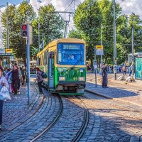 Знаменитый зелёный трамвай в центре Хельсинки :: Ирина Лепнёва