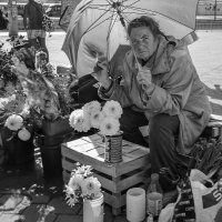 Уличная продавщица цветов :: Вадим Sidorov-Kassil