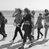 Девушки на пляже :: Марина 