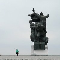 Большой памятник :: Александр Бурилов