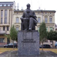 Памятник   Михаилу   Грушевскому   в   Львове :: Андрей  Васильевич Коляскин