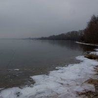 Хмурый ноябрьский день. "У берега несмело Ложится хрупкий лед..." :: Надежда 