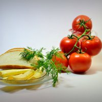 Просто помидоры и сыр :: Наталия Лыкова