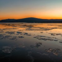 Замерзающий Амур на рассвете. :: Виктор Иванович Чернюк