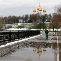 На Стрелке, в зеркале ноябрьских луж :: Николай Белавин