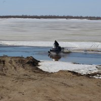 На снегоходе по воде :: Владимир Волосовский