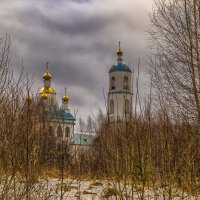 Храм в ненастный день :: Сергей Цветков