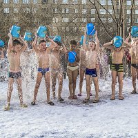 Водой холодной обливайся, если хочешь быть здоров! :: Сергей Черных
