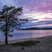 Розовый закат на Онежском озере :: Александр Кафтанов