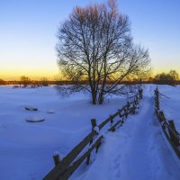 Закат у зимней речки :: Сергей Цветков