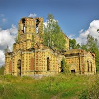 Церковь в деревне Филисово :: Валерий Талашов