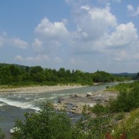 Река   Прут   в   Делятине :: Андрей  Васильевич Коляскин