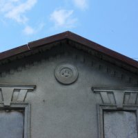Неизвестный   символ   на   старом   доме   Ивано - Франковска :: Андрей  Васильевич Коляскин