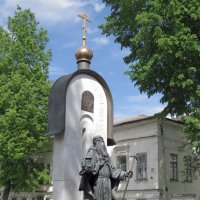 Памятник Макарию Калязинскому :: ИРЭН@ .