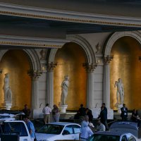 У входа в отель Caesars Palace (Дворец Цезаря), Лас Вгас :: Юрий Поляков