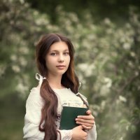 Девушка с книгой :: Наталья Кирсанова