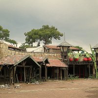 Заброшенный отель в посёлке Чамьюва.(Турция) :: Валентина Жукова