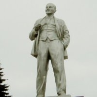 Памятник Ленину на площади Революции в Истре :: Елена (ЛенаРа)