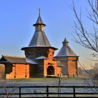Башня (ворота) Николо-Карельского монастыря в Коломенском :: Константин Анисимов