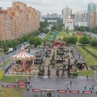 Поднимись над суетой.Городской пейзаж. :: Alexey YakovLev