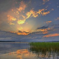 Рассвет на Ковжском озере :: Валерий Талашов