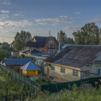 "Лишь проплывают одиноко облака, Машины проезжают иногда..." :: Михаил "Skipper"