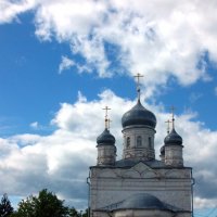 Деревенская церковь в Ярославской области :: Елена 
