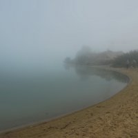 Туманом озеро одето :: sergej-smv 
