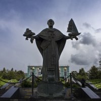 Памятник Николаю Чудотворцу в Мурманске :: Ольга Лиманская